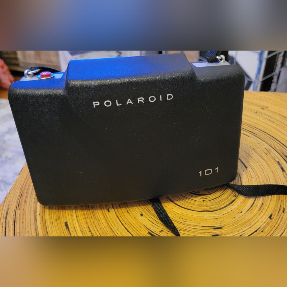 * Polaroid 101 land camera- untested